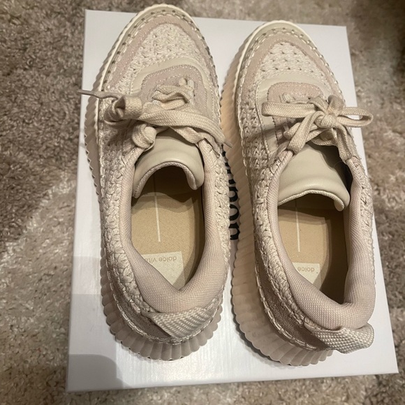 Like new Dolce Vita Dolen Pearl Sneakers Size 8. Retails for $89 - Picture 7 of 7